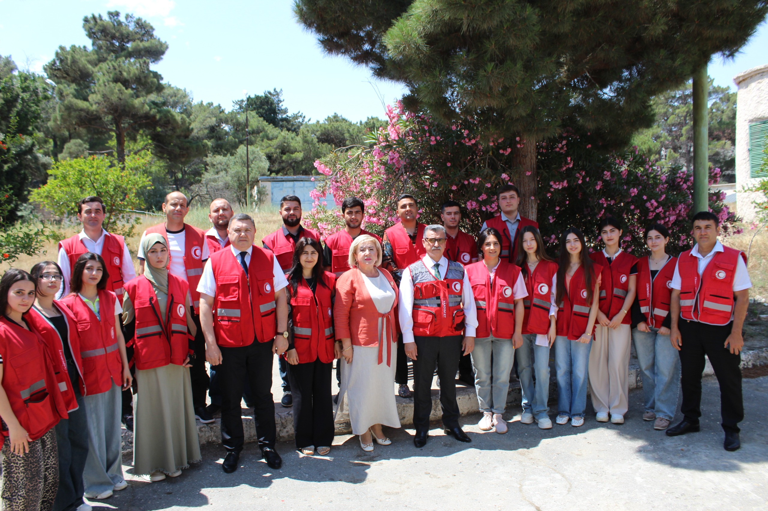  An extensive meeting was held at the Sumgayit Regional Centre of the Azerbaijan Red Crescent Society with employees and volunteers from the Sumgayit City Branch of the AzRC